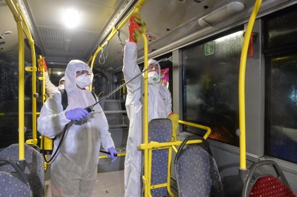 Umre yolcularını taşıyan otobüsler dezenfekte edildi